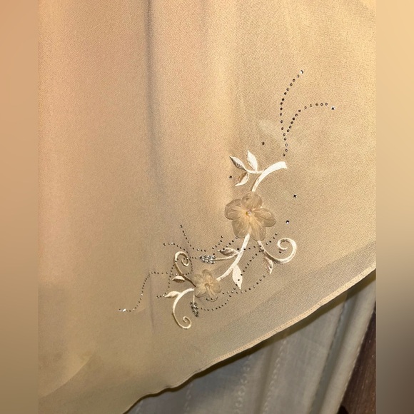 Sally USA, asymmetrical evening dress with embellishments. Sz 6 - Picture 4 of 9